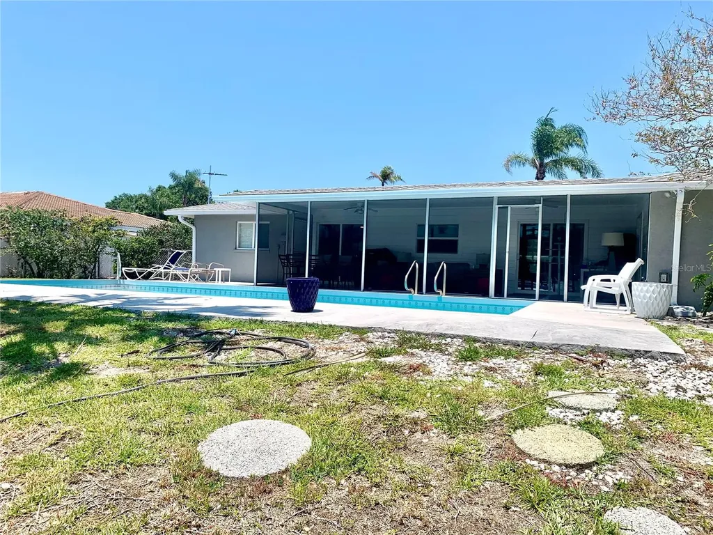 1714 Meadowood Street Sarasota FL 34231