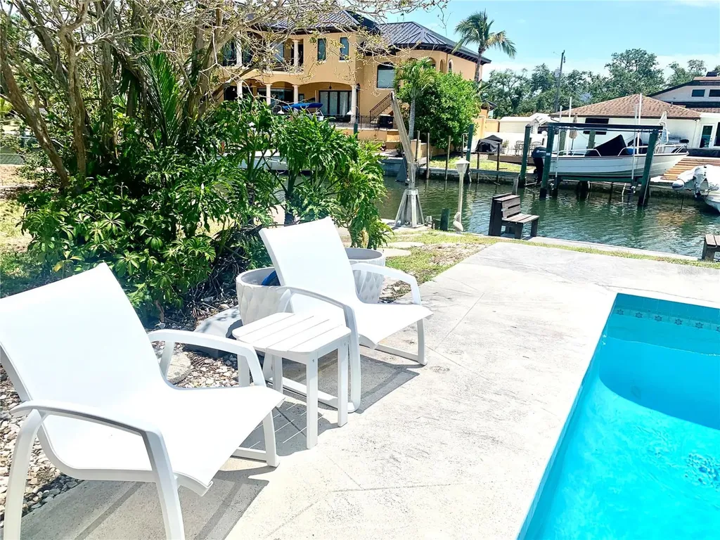 1714 Meadowood Street Sarasota FL 34231