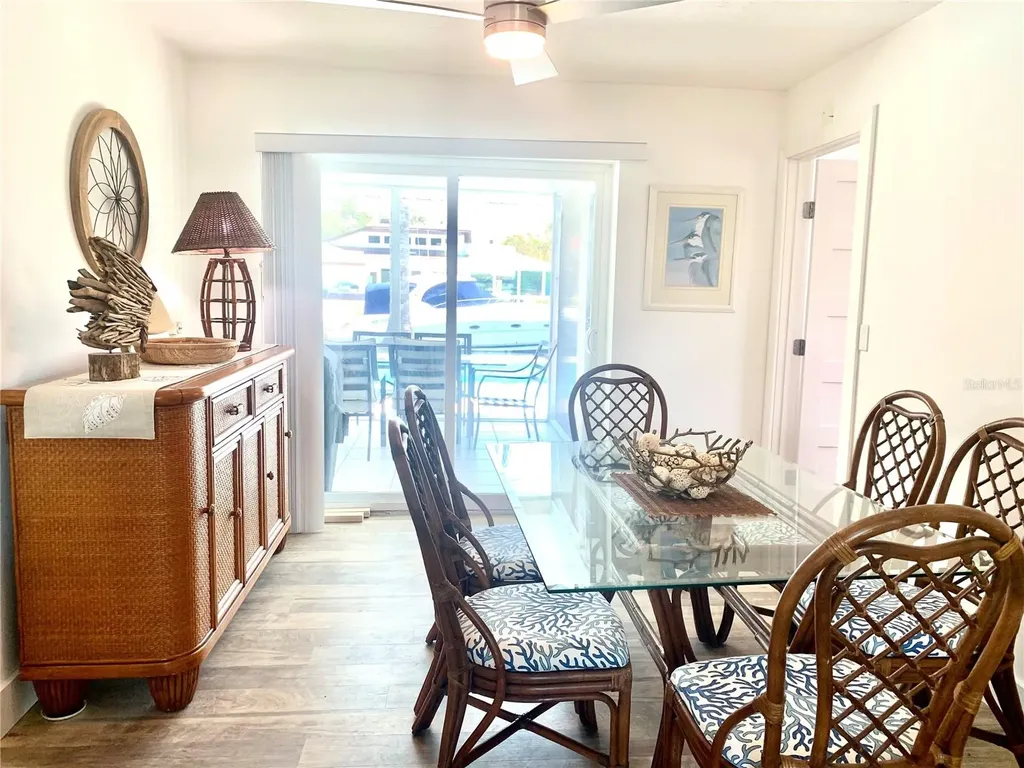 1714 Meadowood Street Sarasota FL 34231