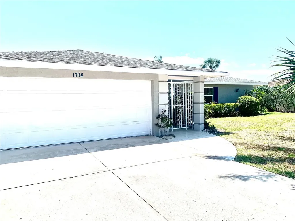 1714 Meadowood Street Sarasota FL 34231
