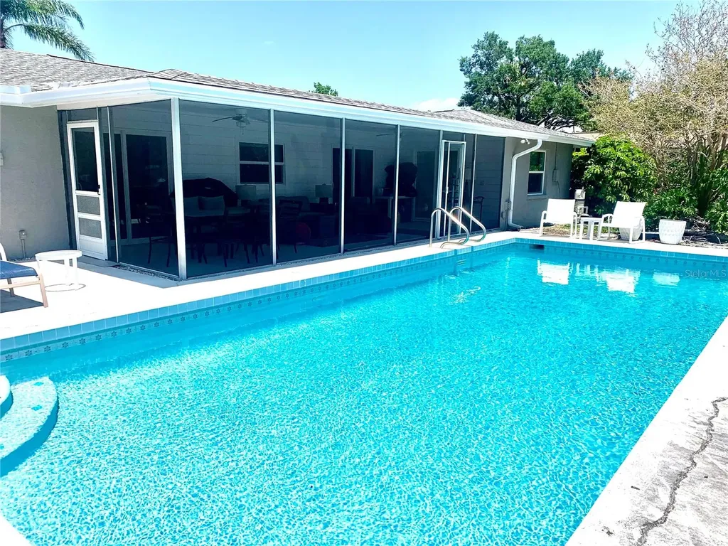 1714 Meadowood Street Sarasota FL 34231