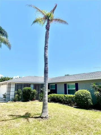 1714 Meadowood Street Sarasota FL 34231