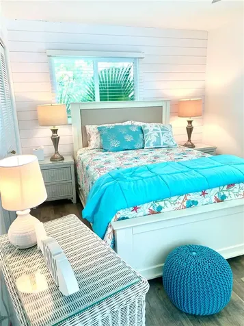1714 Meadowood Street Sarasota FL 34231