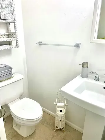 1714 Meadowood Street Sarasota FL 34231