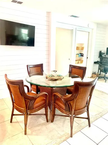 1714 Meadowood Street Sarasota FL 34231