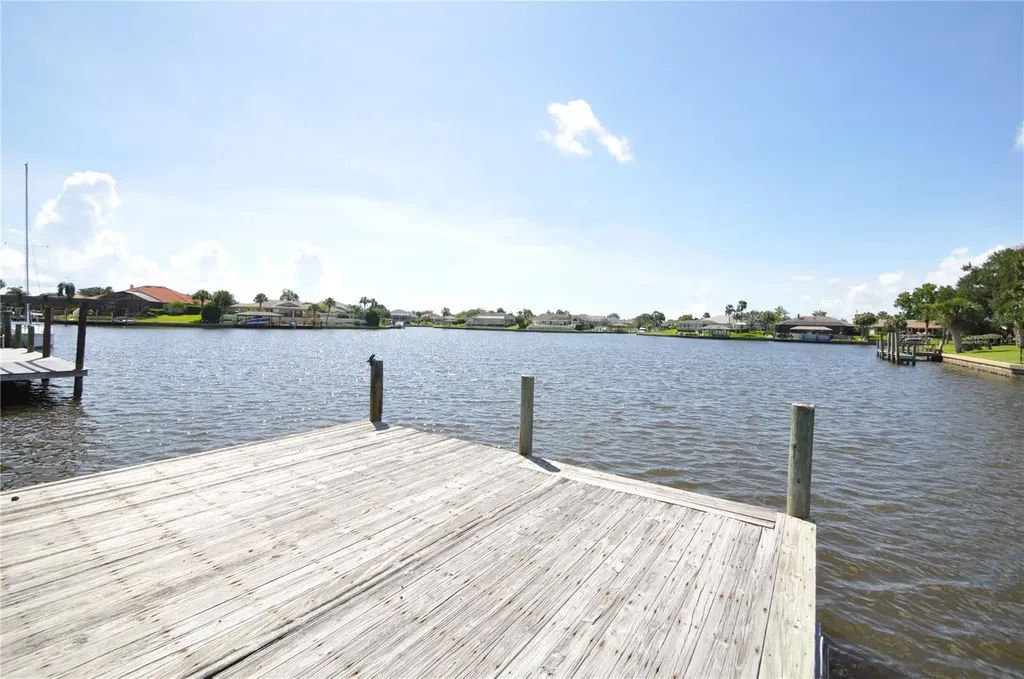 16 Cedarwood Court Palm Coast FL 32137