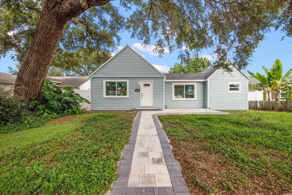 4245 Burlington Avenue N St Petersburg FL 33713