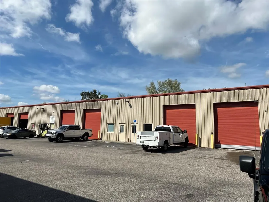 2433 S 86th Street Tampa FL 33619
