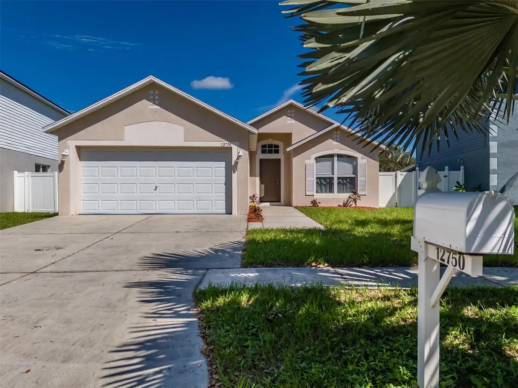 12750 Lake Vista Drive Gibsonton FL 33534