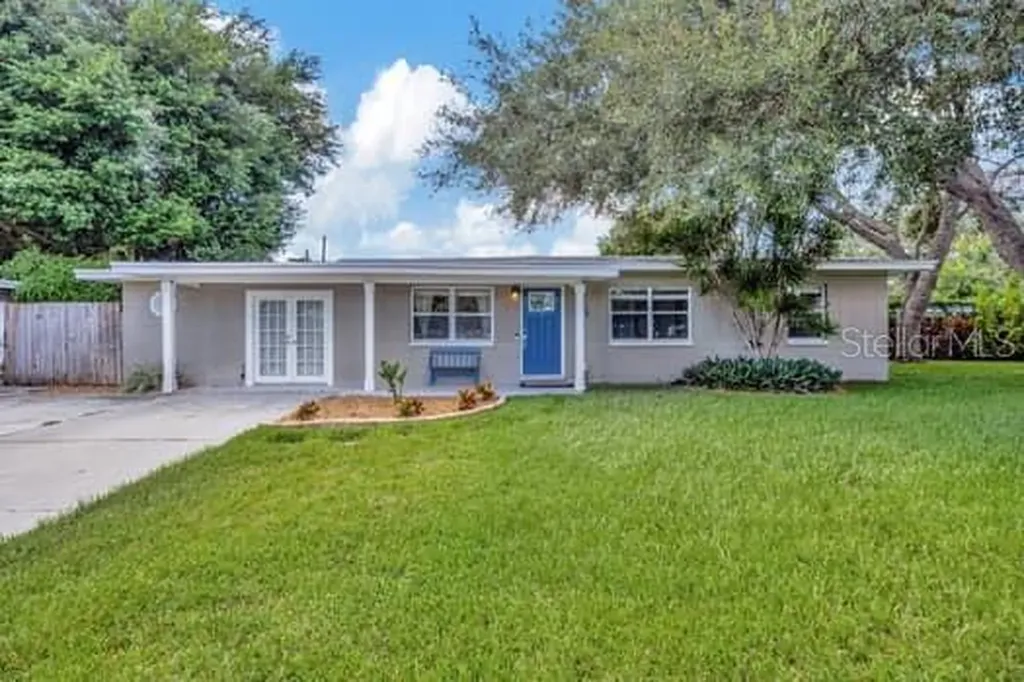 3198 56th Street N St Petersburg FL 33710