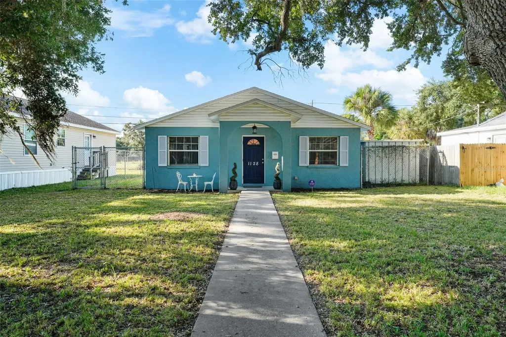 1128 16th Avenue S St Petersburg FL 33705