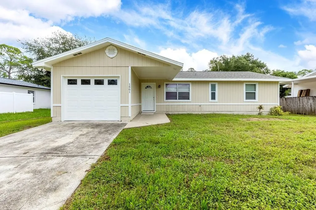 1461 Highridge Avenue Daytona Beach FL 32124