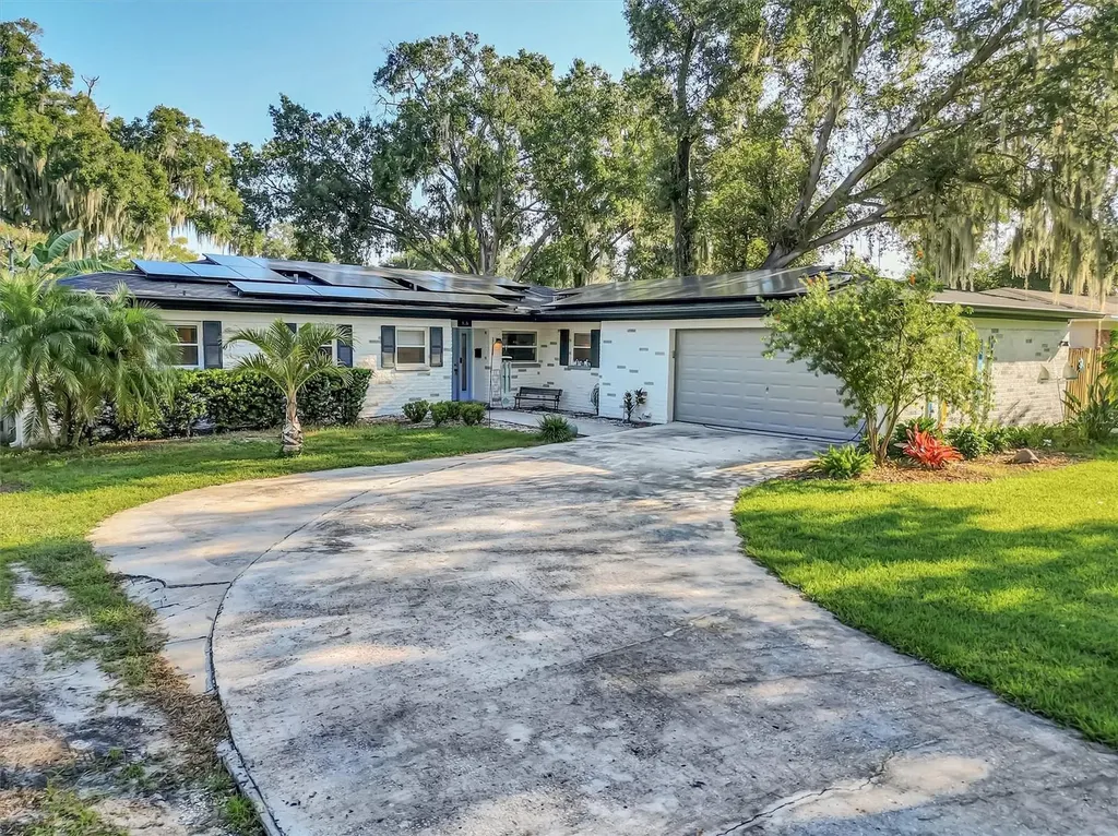 826 W Russell Drive Plant City FL 33563