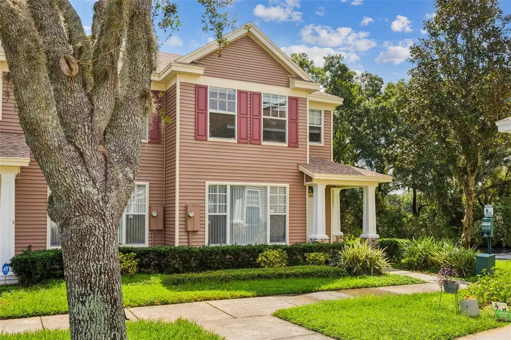11045 Black Swan Court Seffner FL 33584