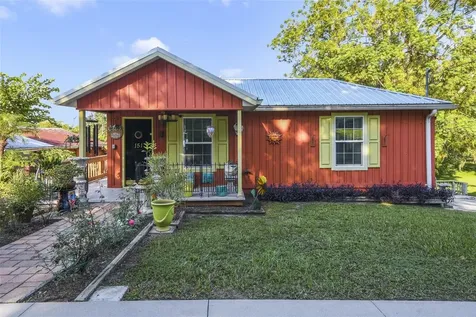 151 S Clayton Street Mount Dora FL 32757