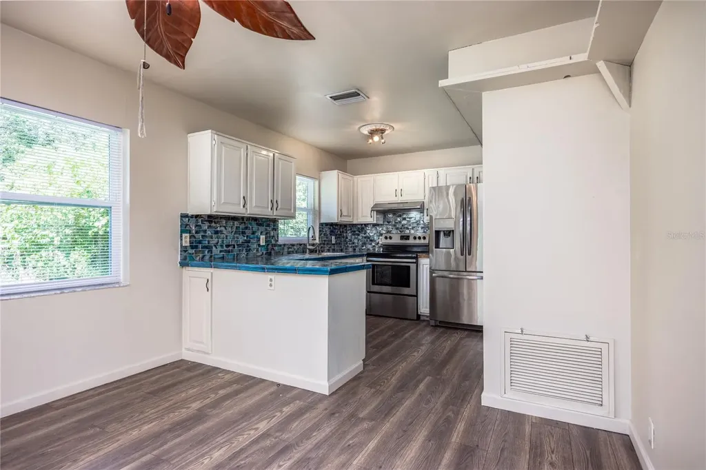 131 Riley Lake Drive Hawthorne FL 32640