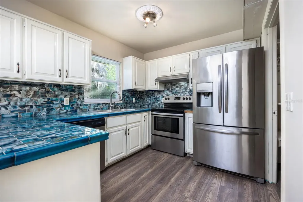 131 Riley Lake Drive Hawthorne FL 32640