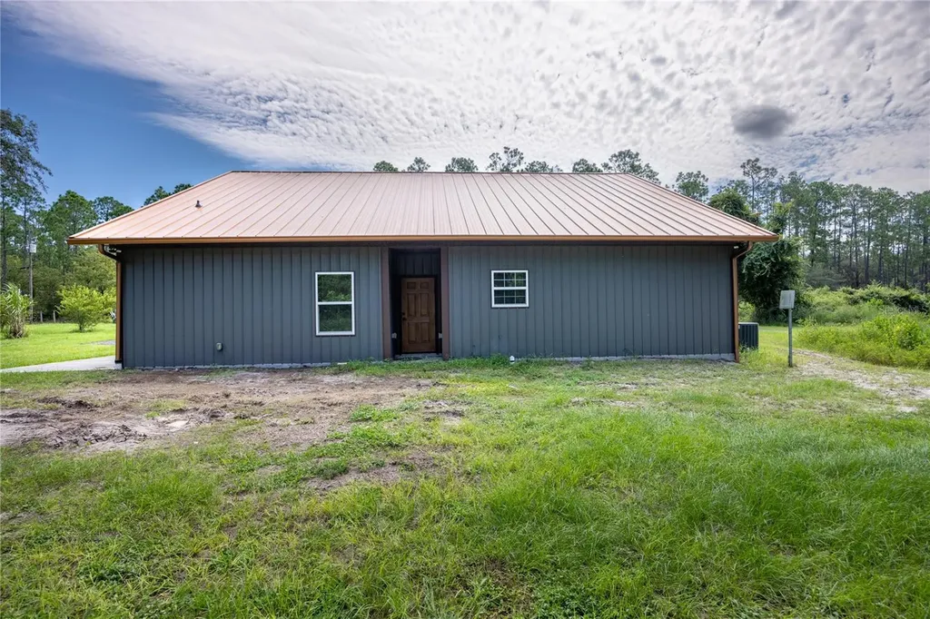 131 Riley Lake Drive Hawthorne FL 32640