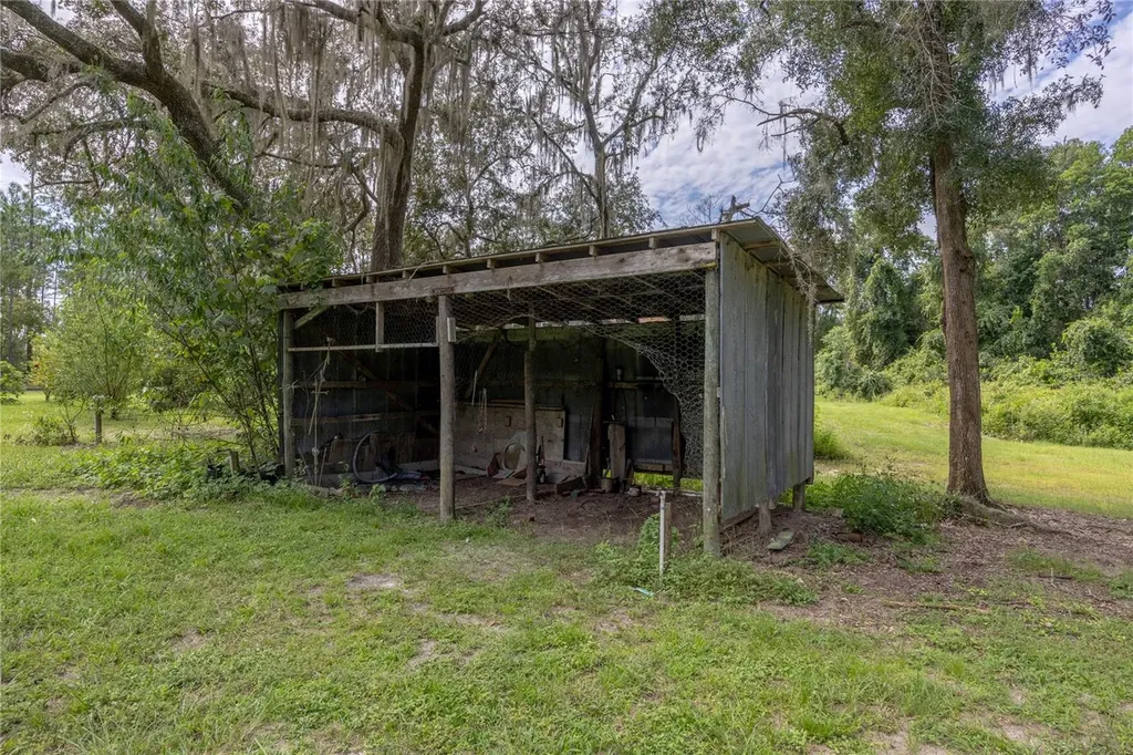 131 Riley Lake Drive Hawthorne FL 32640