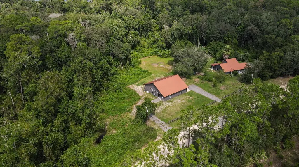 131 Riley Lake Drive Hawthorne FL 32640