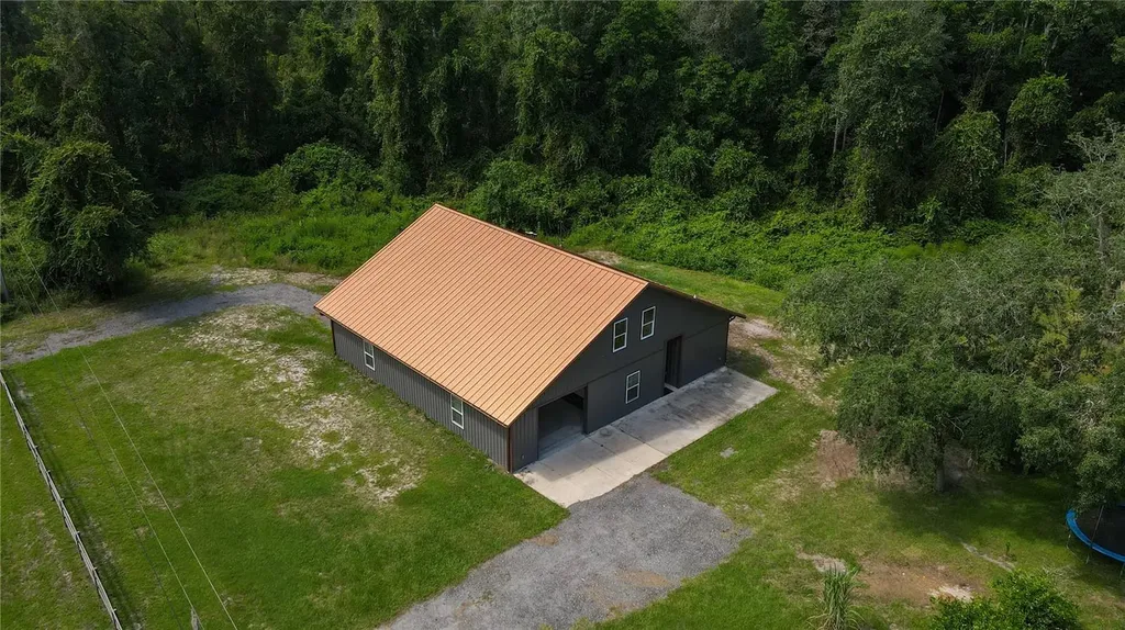 131 Riley Lake Drive Hawthorne FL 32640