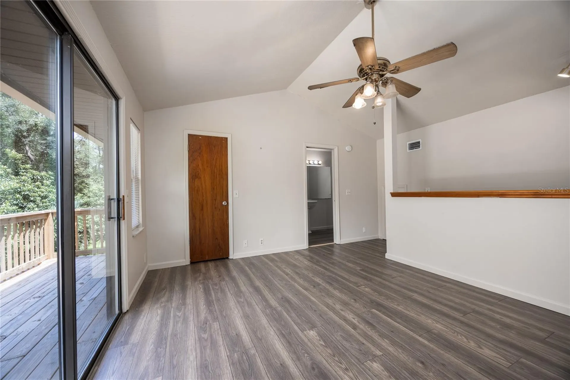 131 Riley Lake Drive Hawthorne FL 32640