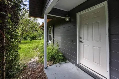 131 Riley Lake Drive Hawthorne FL 32640