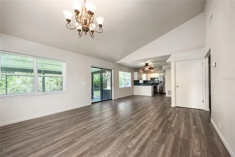 131 Riley Lake Drive Hawthorne FL 32640
