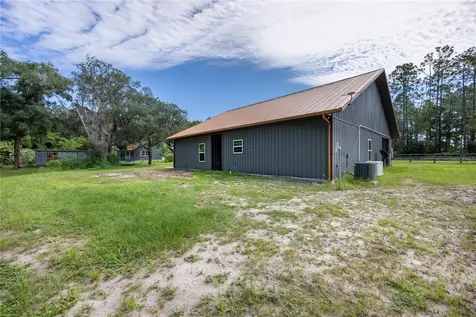 131 Riley Lake Drive Hawthorne FL 32640