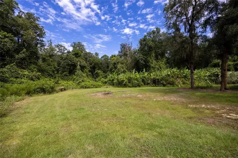 131 Riley Lake Drive Hawthorne FL 32640