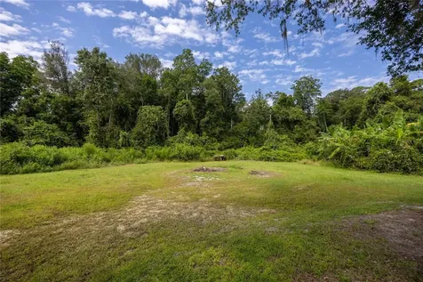 131 Riley Lake Drive Hawthorne FL 32640
