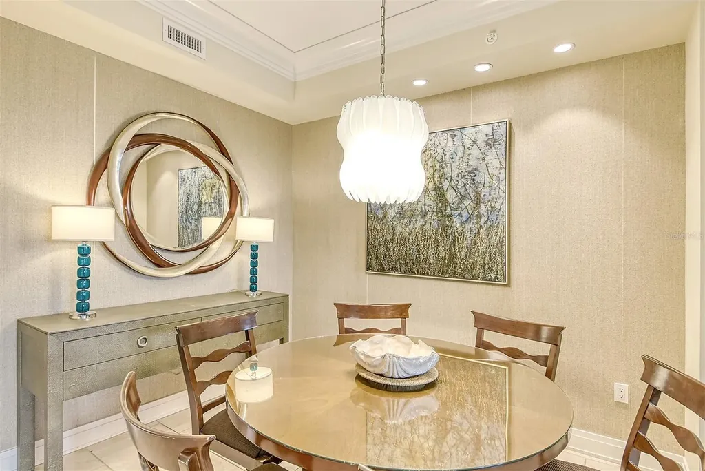 915 Seaside Drive Sarasota FL 34242