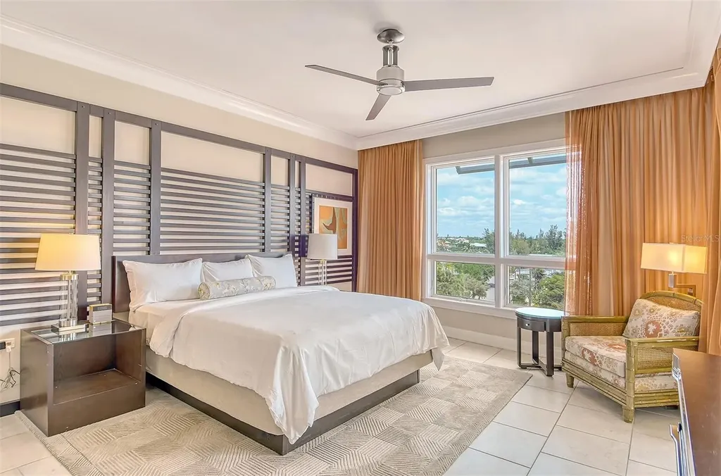 915 Seaside Drive Sarasota FL 34242