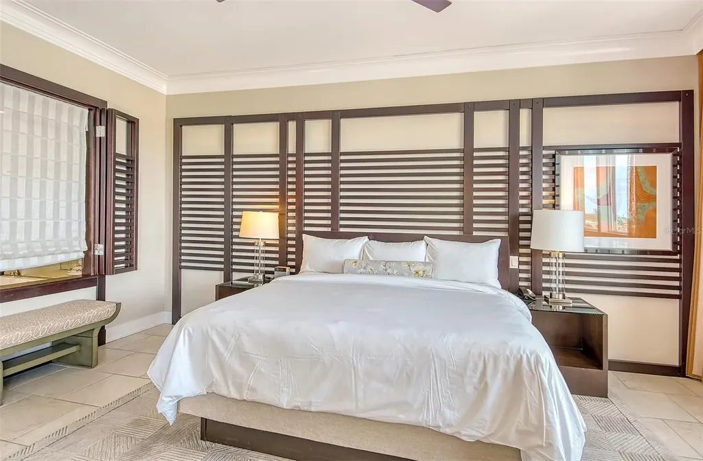 915 Seaside Drive Sarasota FL 34242