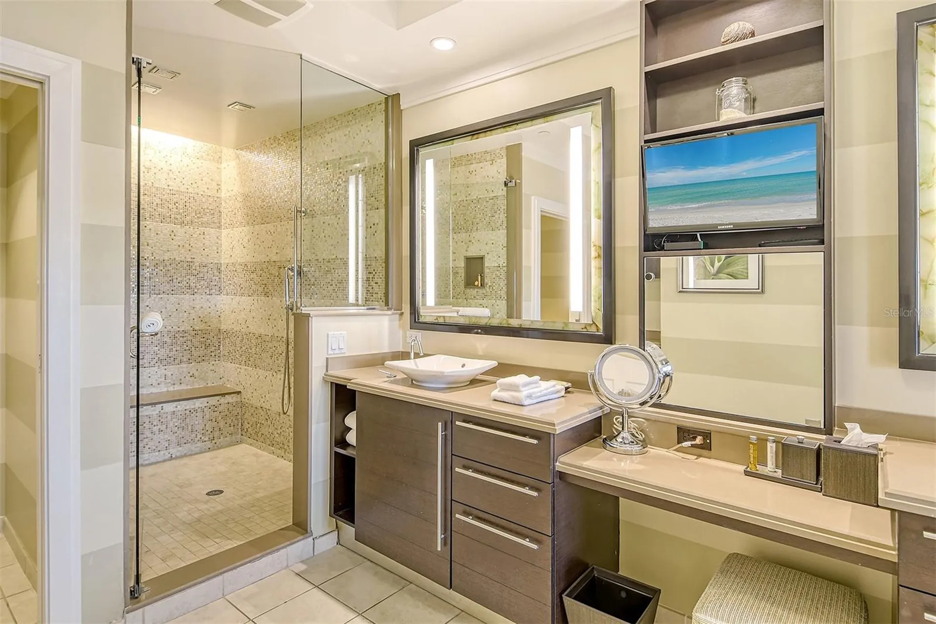 915 Seaside Drive Sarasota FL 34242