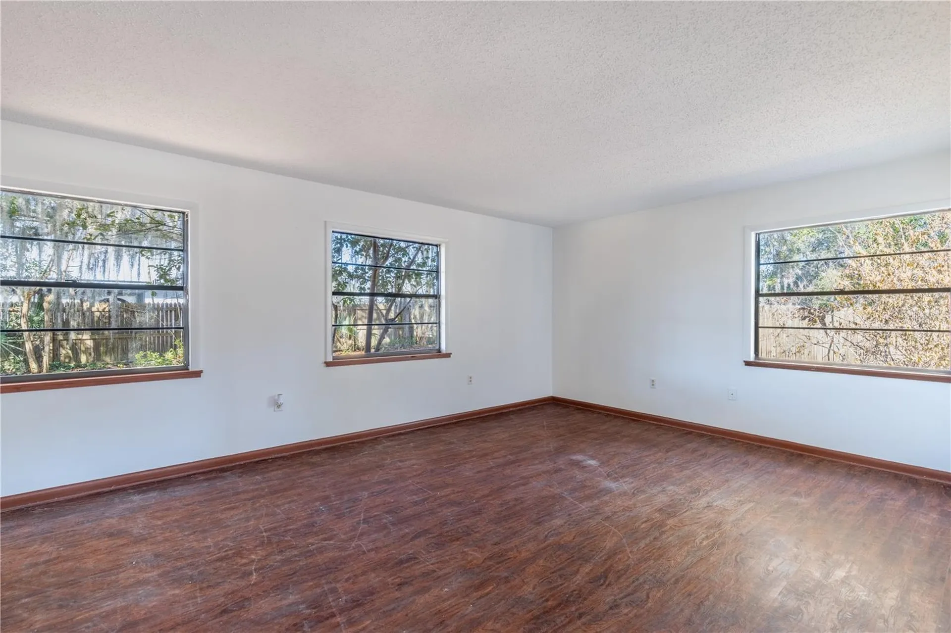 40043 W 8th Avenue Umatilla FL 32784