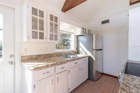 40043 W 8th Avenue Umatilla FL 32784
