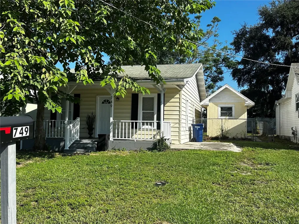 749 Carroll Avenue SW Winter Haven FL 33880