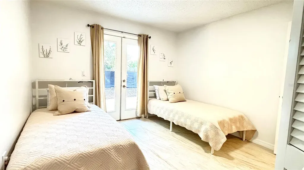 2431 Loma Linda Street Sarasota FL 34239