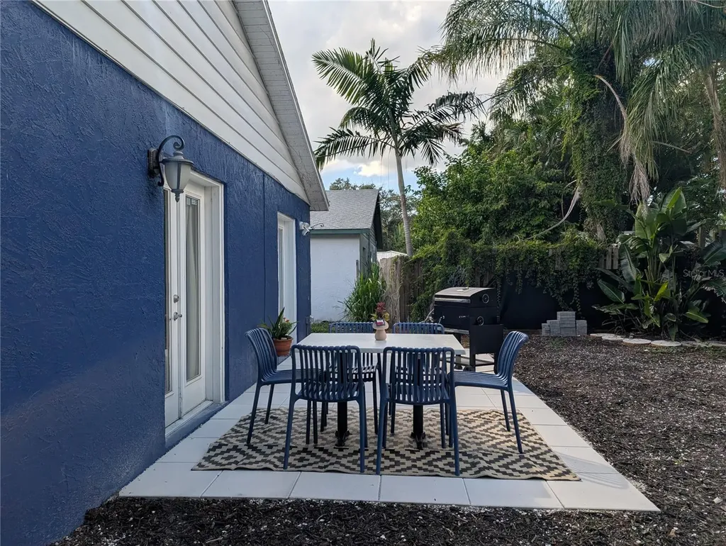 2431 Loma Linda Street Sarasota FL 34239