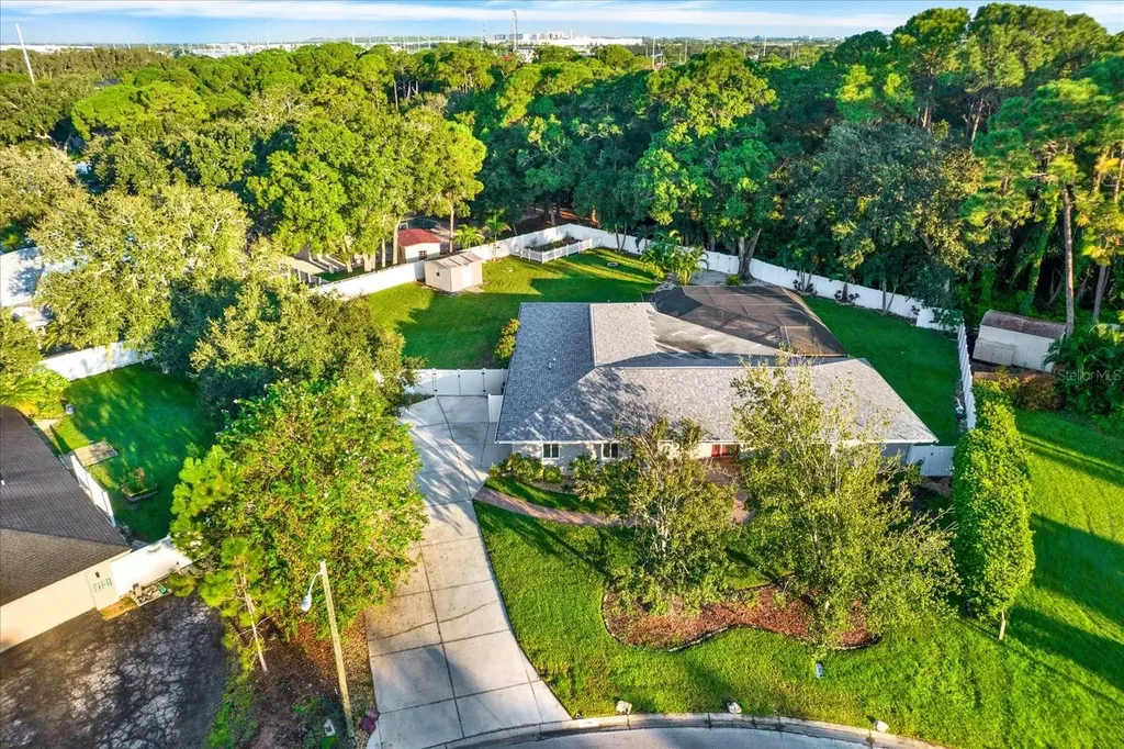 1493 89th Avenue N St Petersburg FL 33702