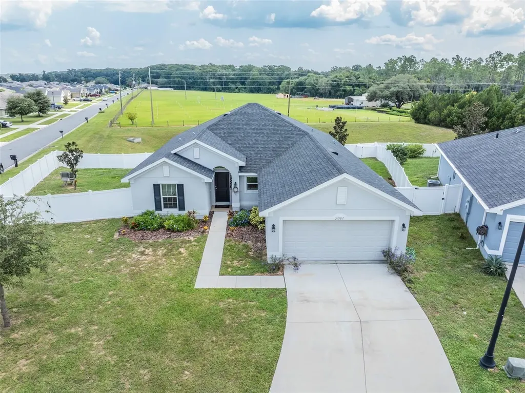 31502 Broadwater Avenue Leesburg FL 34748