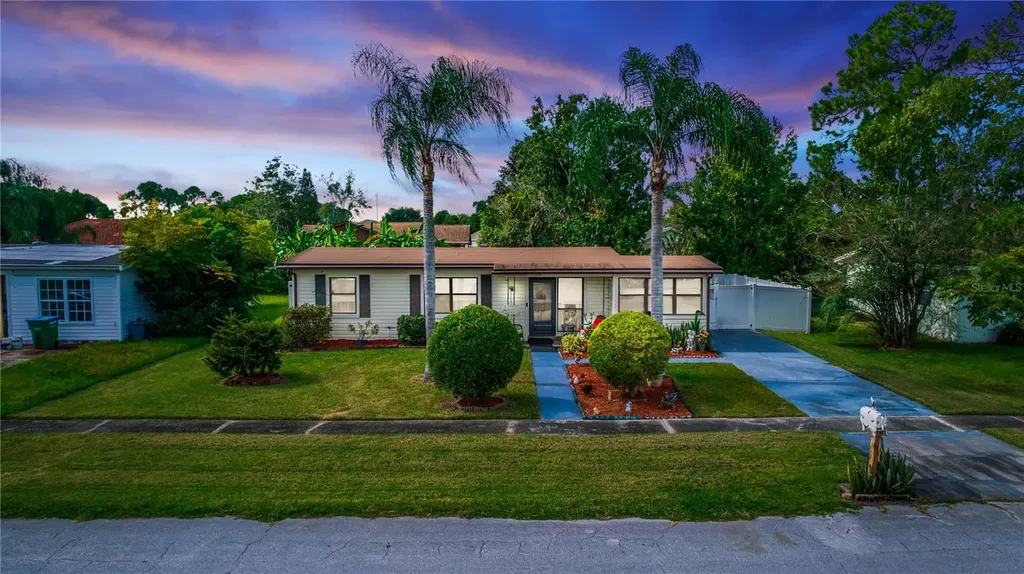 966 Shorecrest Avenue Deltona FL 32725