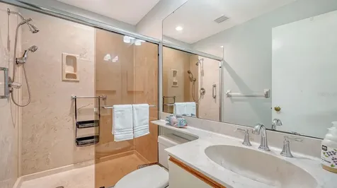 4419 Oakley Greene Sarasota FL 34235