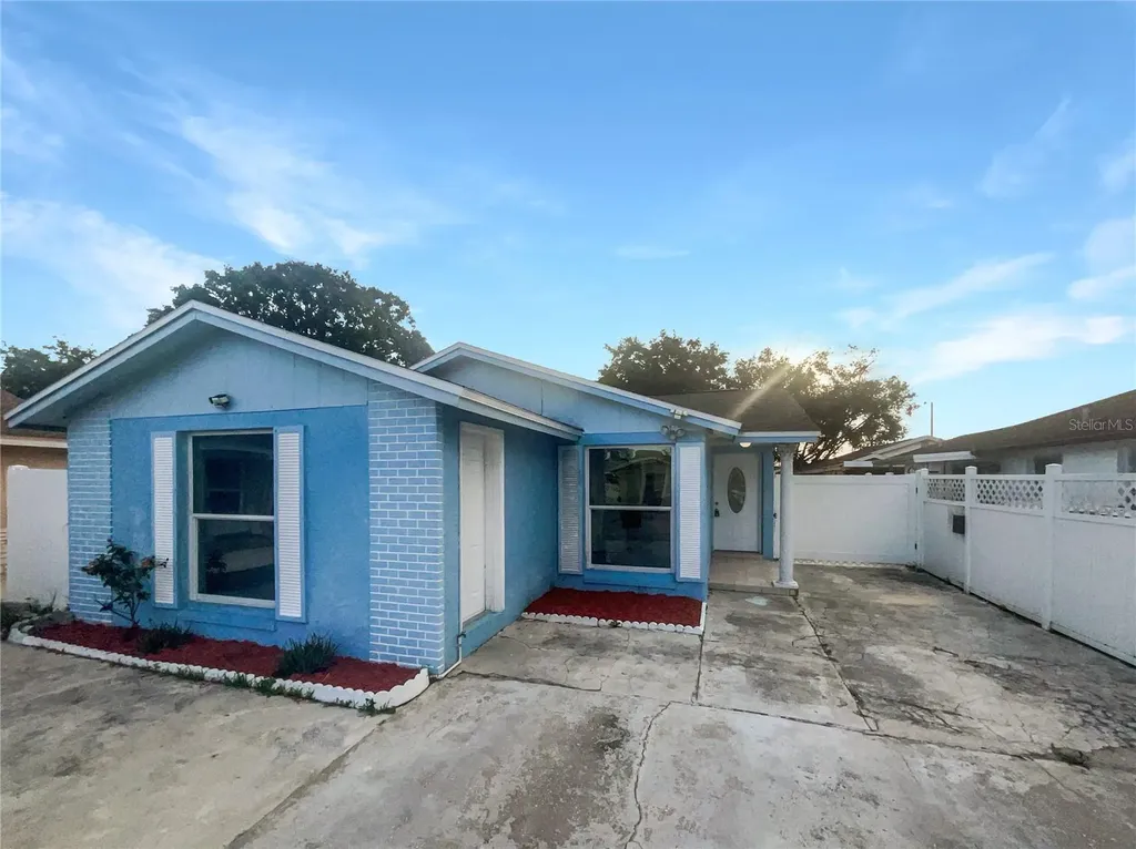 8209 Reisling Place Tampa FL 33615