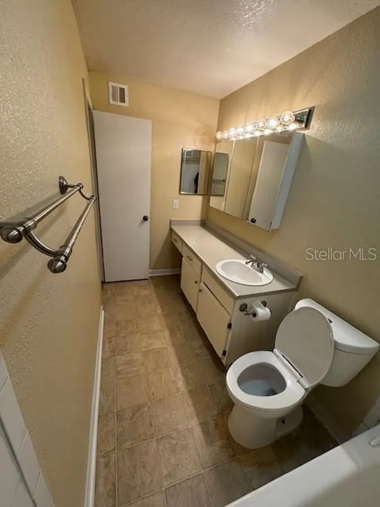 4301 Lizshire Lane Orlando FL 32822