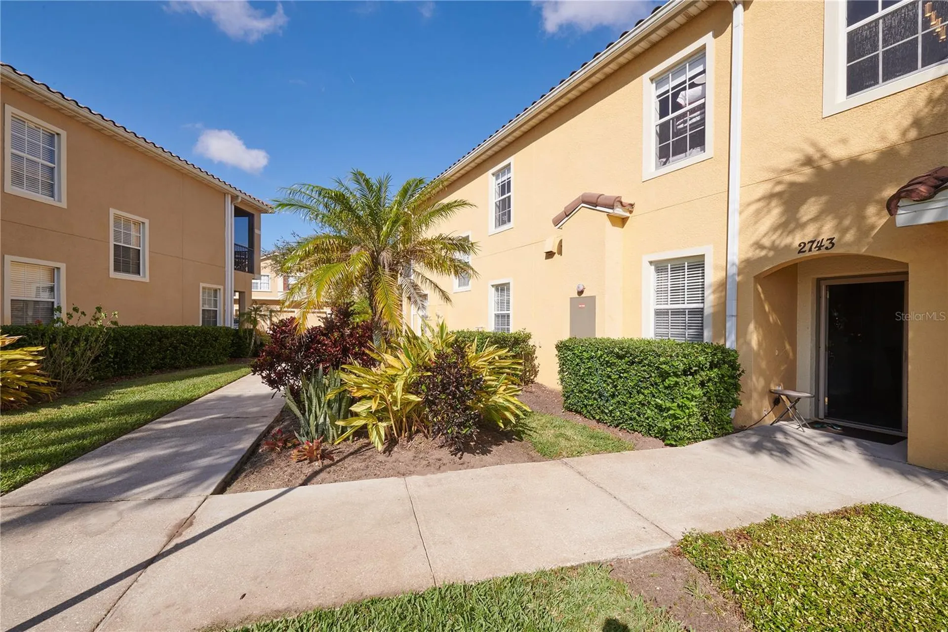 2745 Oakwater Drive Kissimmee FL 34747