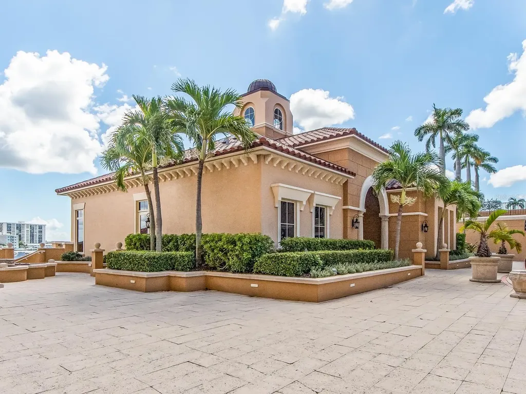 521 Mandalay Avenue Clearwater Beach FL 33767