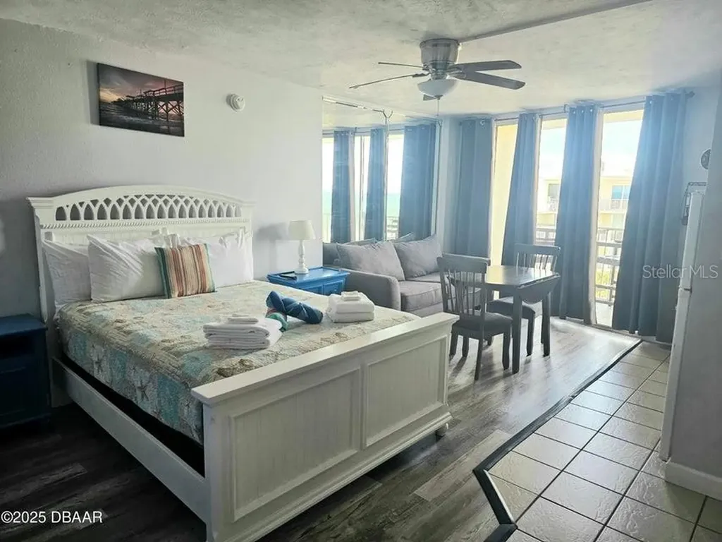1233 S Atlantic Avenue Daytona Beach FL 32118