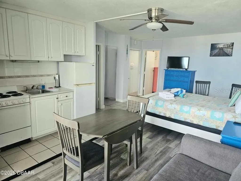 1233 S Atlantic Avenue Daytona Beach FL 32118